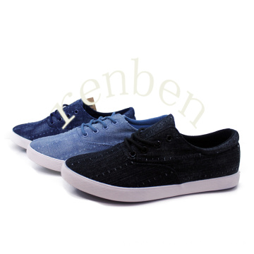 New Arriving Hot Popular Men′s Canvas Shoes